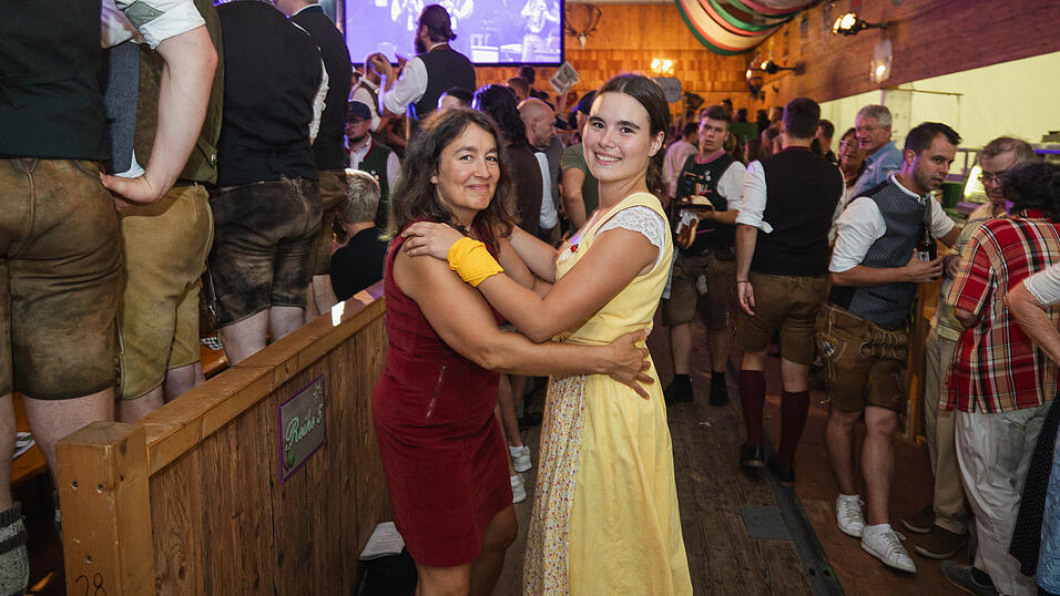 Die Partybilder vom Sonntag, 18. August, aus dem Festzelt Weckmann. Die Partybilder vom Sonntag, 18. August, aus dem Festzelt Weckmann.