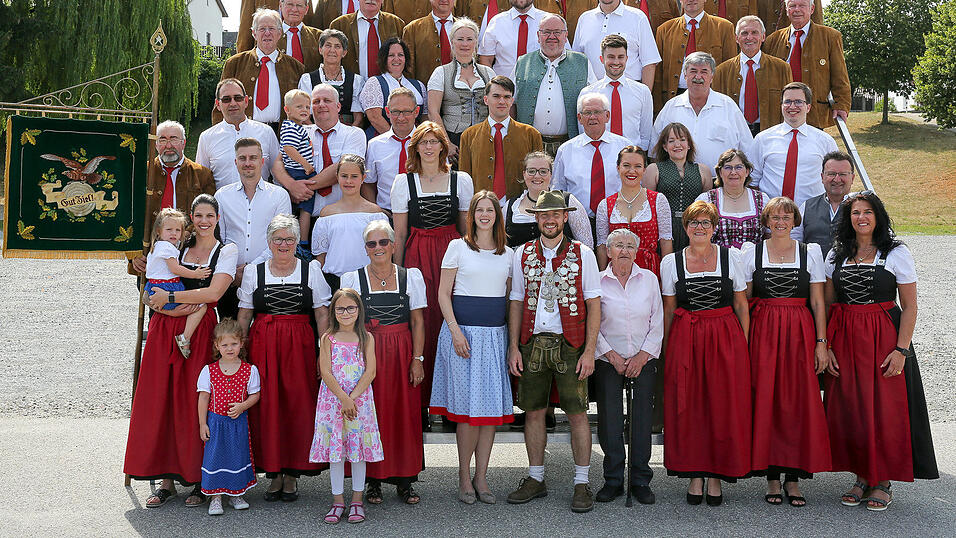 Die Bergschützen feierten ihr 60-jähriges Bestehen. Die Bergschützen feierten ihr 60-jähriges Bestehen.