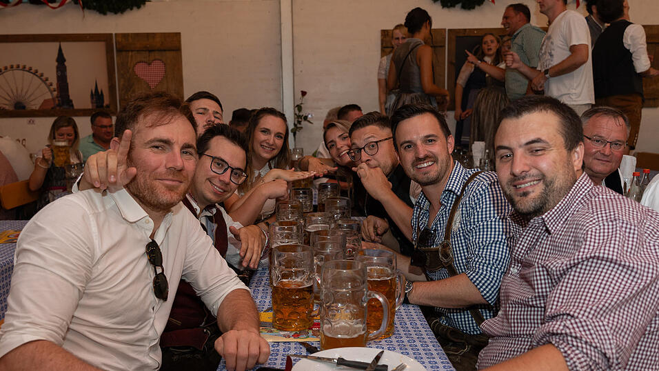 Die Partybilder vom Samstag, 12. August 2023, aus dem Festzelt Greindl. Die Partybilder vom Samstag, 12. August 2023, aus dem Festzelt Greindl.