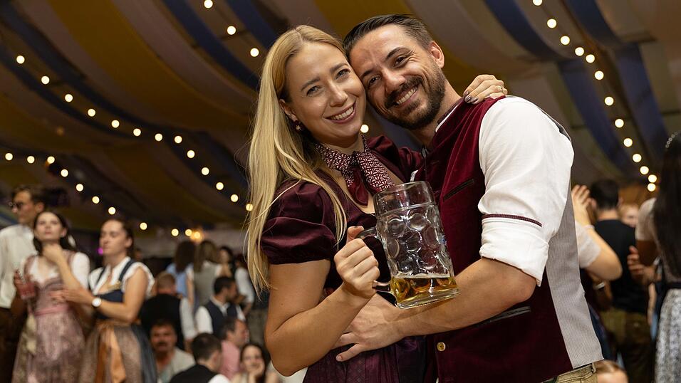 Die Partybilder vom Freitag, 7. August, aus dem Festzelt Reisinger. Die Partybilder vom Freitag, 7. August, aus dem Festzelt Reisinger.
