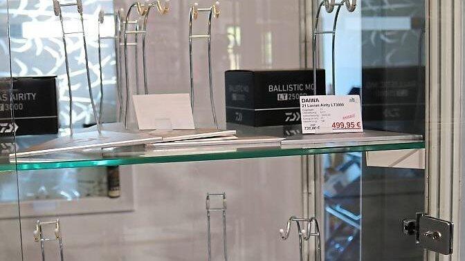 Gerade die teuren Rollen haben die Täter auf ihrem Beutezug in Cham mitgenommen. Gerade die teuren Rollen haben die Täter auf ihrem Beutezug in Cham mitgenommen.