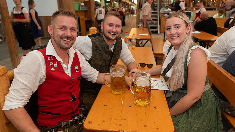 Die Partybilder vom Sonntag, 20. August 2023, aus dem Festzelt Nothaft. Die Partybilder vom Sonntag, 20. August 2023, aus dem Festzelt Nothaft.