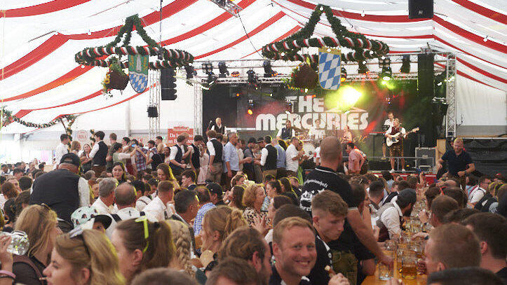 Die Partybilder vom Samstag, 9. August, aus dem Festzelt Lechner. Die Partybilder vom Samstag, 9. August, aus dem Festzelt Lechner.