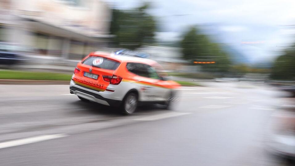 Der Notarzt konnte nur noch den Tod des Mannes feststellen. (Symbolfoto) Der Notarzt konnte nur noch den Tod des Mannes feststellen. (Symbolfoto)