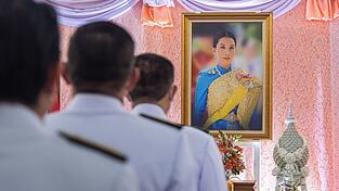 Prinzessin Bha liegt seit dreieinhalb Jahren im Koma. In Thailand ist sie sehr beliebt. (Archivbild) Prinzessin Bha liegt seit dreieinhalb Jahren im Koma. In Thailand ist sie sehr beliebt. (Archivbild)