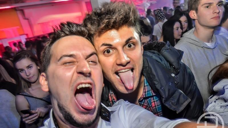 Gleich bei der Eröffnung platzte die neue Diskothek Peggy P. aus allen Nähten. Gleich bei der Eröffnung platzte die neue Diskothek Peggy P. aus allen Nähten.