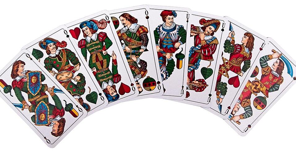 Der &bdquo;Sie&ldquo; &ndash; das perfekte Blatt: Vier Ober, Vier Unter auf der Hand &ndash; viele Spieler bekommen das perfekte Blatt nie in ihrem Leben auf die Hand. Bei 1 : 10.518.300 liegt die Wahrscheinlichkeit dafür. Ein Schafkopfer müsste der Wahrscheinlichkeit nach für einen &bdquo;Sie&ldquo; 288 Jahre lang (bei einem Abend von 100 Spielen) spielen.