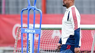 Bayern-Trainer Vincent Kompany beim Abschlusstraining.