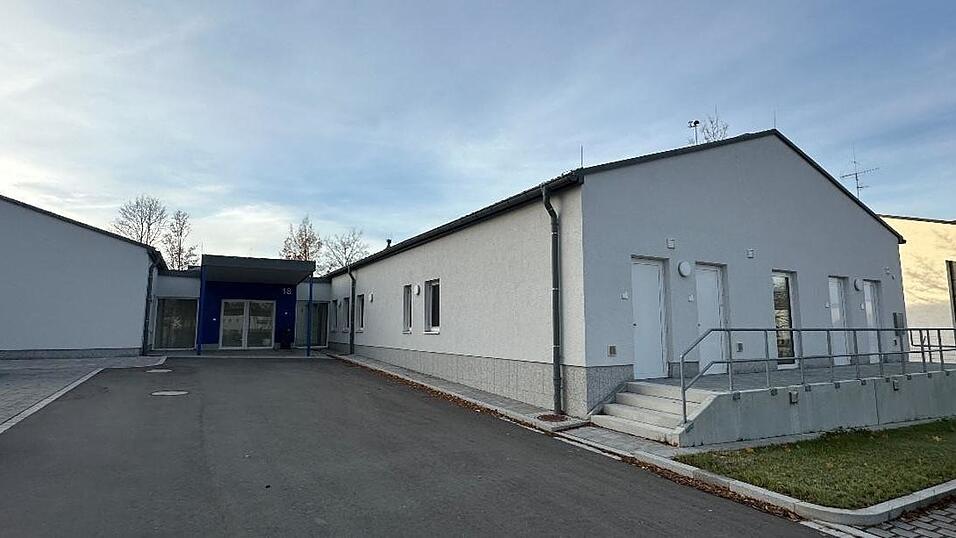 Das neue Sanitätsversorgungszentrum am Bundeswehrstandort Roding ist weitgehend fertiggestellt und soll in Kürze eröffnet werden. Das neue Sanitätsversorgungszentrum am Bundeswehrstandort Roding ist weitgehend fertiggestellt und soll in Kürze eröffnet werden.