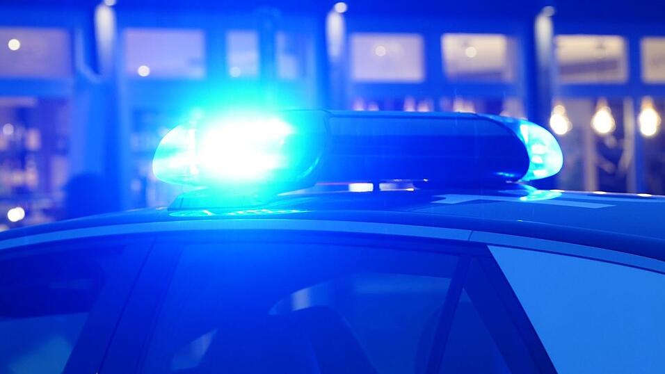 Bei der Kontrolle stellte sich heraus, dass der 17-Jährige keinen Führerschein hatte und das Motorrad nicht angemeldet war. (Symbolbild) Bei der Kontrolle stellte sich heraus, dass der 17-Jährige keinen Führerschein hatte und das Motorrad nicht angemeldet war. (Symbolbild)