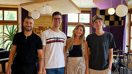 Das aktuelle Team (v.l.): Dominik Kalemba, Lukas Hundshammer, Sophie Wiecki und Moritz Sitte-Zöllner Das aktuelle Team (v.l.): Dominik Kalemba, Lukas Hundshammer, Sophie Wiecki und Moritz Sitte-Zöllner