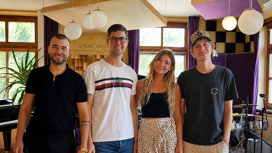 Das aktuelle Team (v.l.): Dominik Kalemba, Lukas Hundshammer, Sophie Wiecki und Moritz Sitte-Zöllner Das aktuelle Team (v.l.): Dominik Kalemba, Lukas Hundshammer, Sophie Wiecki und Moritz Sitte-Zöllner