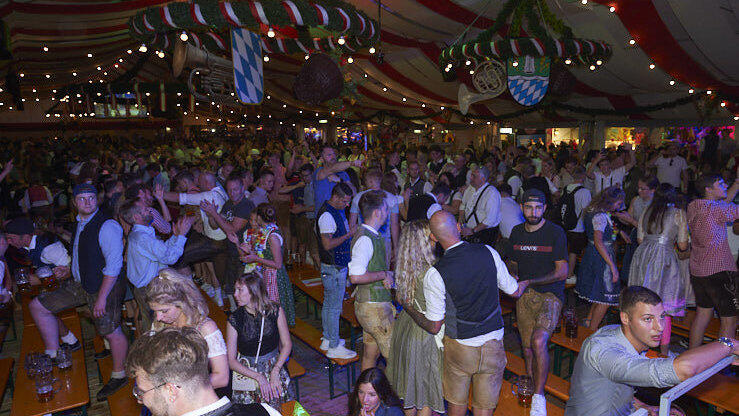 Die Partybilder vom Freitag, 12. August 2022, aus dem Festzelt Lechner.