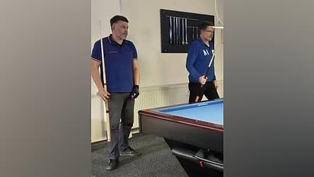 Das Halbfinale gegen Gerd Suhr vom BC München (r.) gewann Walter Jurado klar.