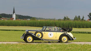 Natürlich bildet auch wieder die Hallertau eine herrliche für die automobilen Kostbarkeiten bei der Oldtimer-Rallye Donau Classic, die heuer ihre 19. Auflage erleben wird. Natürlich bildet auch wieder die Hallertau eine herrliche für die automobilen Kostbarkeiten bei der Oldtimer-Rallye Donau Classic, die heuer ihre 19. Auflage erleben wird.