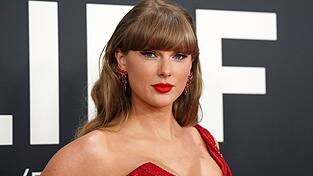 Taylor Swift kündigt im Podcast ihres Freundes Travis Kelce ihr neues Album für Oktober an. (Archivfotos)