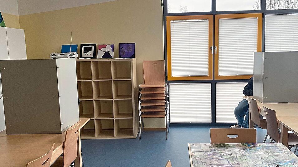Im Jugendtreff waren zwei Wahlkabinen aufgebaut.