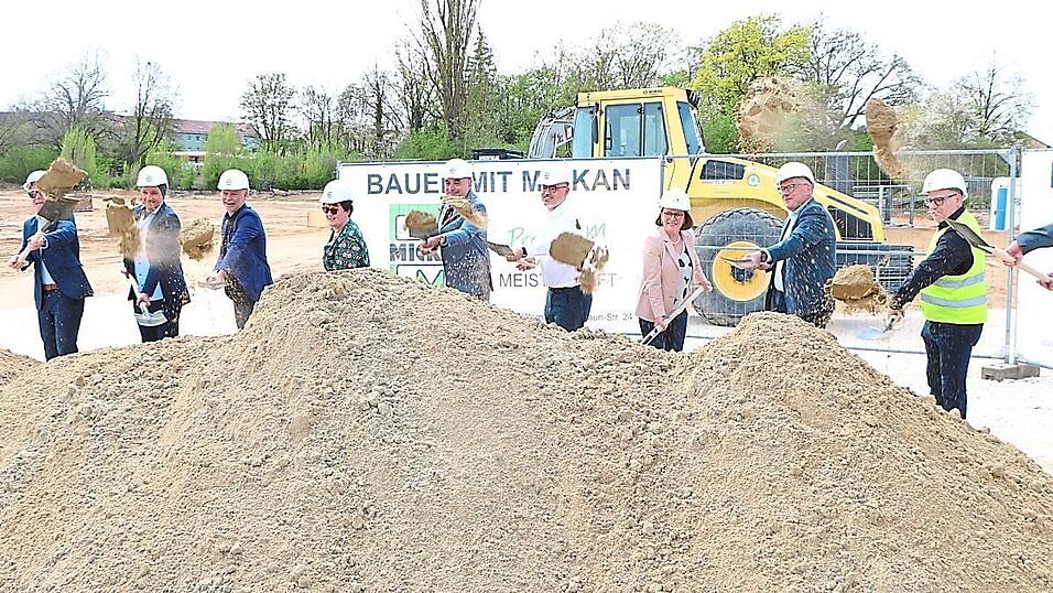 Spatenstich f&uuml;r die Energiezentrale auf dem PLK-Quartier.