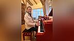 Hans-Jürgen Buchner an seinem Lieblingsinstrument. Das Klavierspielen lernte er vor 76 Jahren. Vom 16. Juli bis 12. August 2025 ist Haindling auf Tour. Genaue Termine gibt es auf der Facebookseite des Musikers. Hans-Jürgen Buchner an seinem Lieblingsinstrument. Das Klavierspielen lernte er vor 76 Jahren. Vom 16. Juli bis 12. August 2025 ist Haindling auf Tour. Genaue Termine gibt es auf der Facebookseite des Musikers.