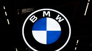 BMW hat in einer Gewinnwarnung seine Ergebnisprognose f&uuml;r dieses Jahr nach unten geschraubt. (Symbolbild)