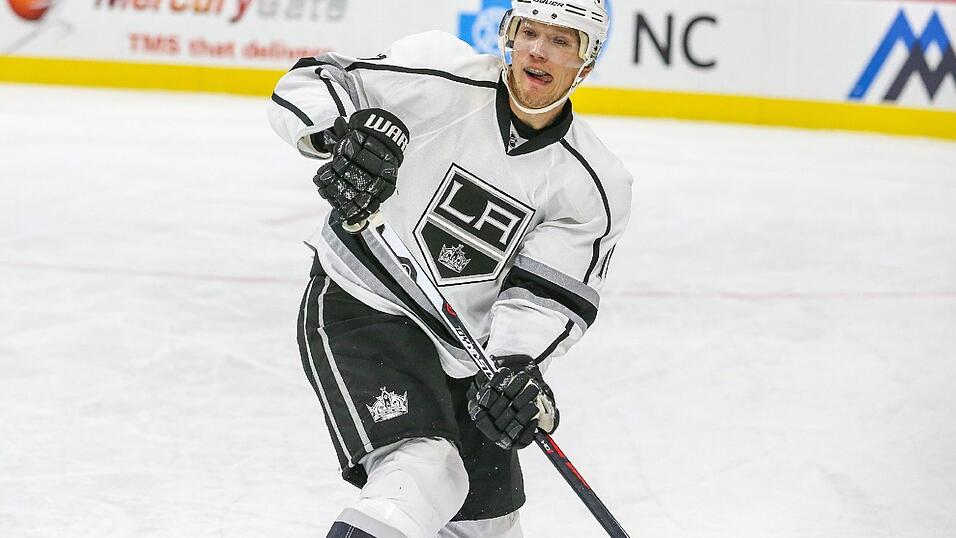Christian Ehrhoff wechselt zu den Chicago Blackhawks. Christian Ehrhoff wechselt zu den Chicago Blackhawks.