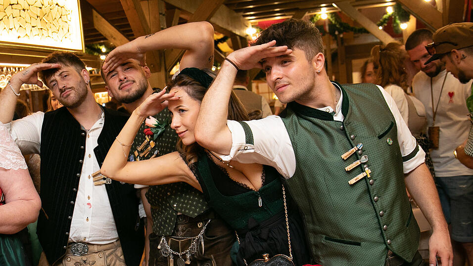 Die Partybilder vom Montag, 18. August, aus dem Festzelt Krönner. Die Partybilder vom Montag, 18. August, aus dem Festzelt Krönner.