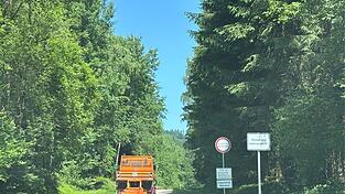 Der Streitpunkt: Der Straße, die zum Truppenübungsplatz führt. Der Streitpunkt: Der Straße, die zum Truppenübungsplatz führt.