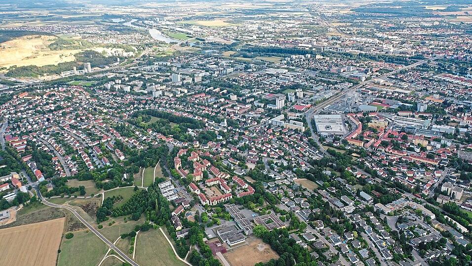 Der Regensburger Stadtteil Sallern-Gallingkofen aus der Vogelperspektive. Der Regensburger Stadtteil Sallern-Gallingkofen aus der Vogelperspektive.