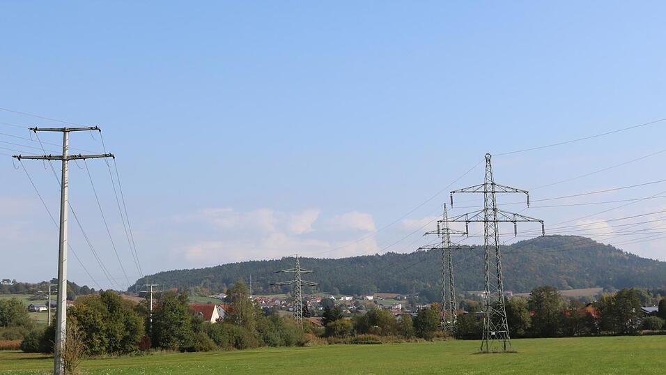 Nach dem teuren Einkauf 2022 sind viele Gemeinden jetzt vorsichtig und schauen sich regional nach Stromlieferanten um.