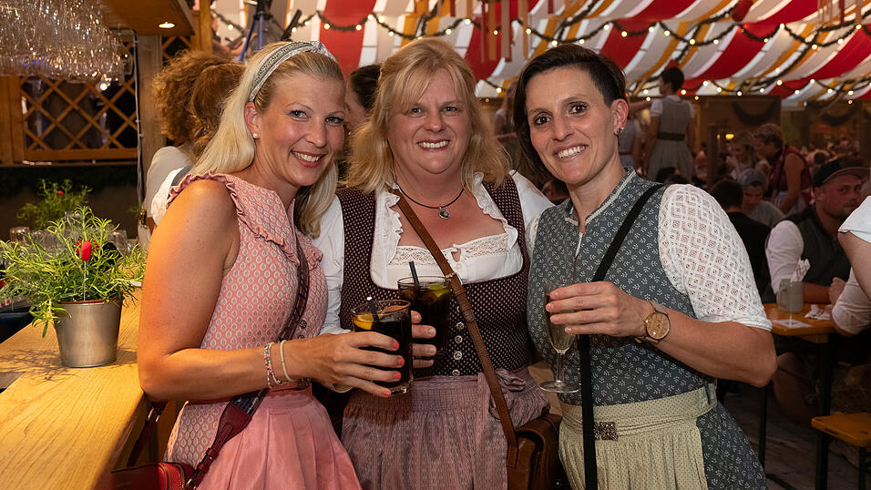Die Partybilder vom Montag, 14. August 2023, aus dem Festzelt Krönner. Die Partybilder vom Montag, 14. August 2023, aus dem Festzelt Krönner.