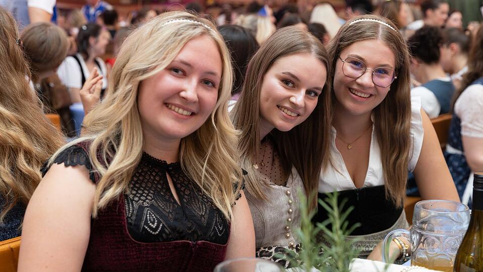Die Partybilder vom Sonntag, 9. August, aus dem Festzelt Wenisch. Die Partybilder vom Sonntag, 9. August, aus dem Festzelt Wenisch.