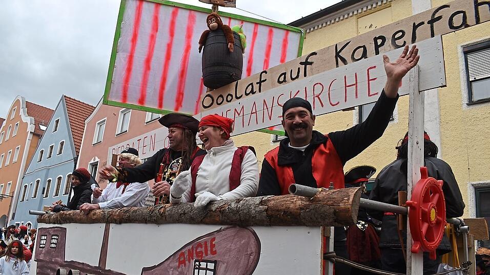 Zur gro&szlig;en Politik: Bundeskanzler Olaf Scholz auf Kaperfahrt in unsicheren Gew&auml;ssern.