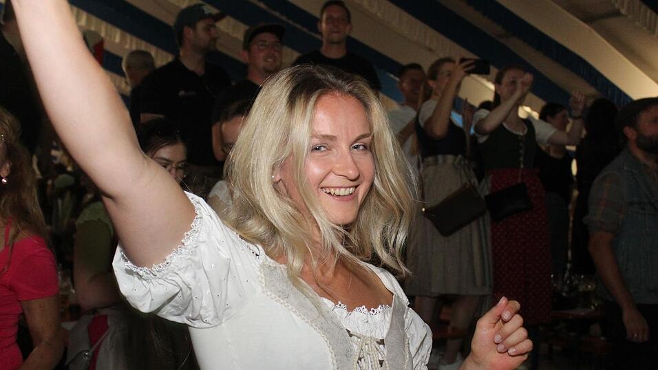 Zur Musik von Headless wurde ausgelassen gefeiert.