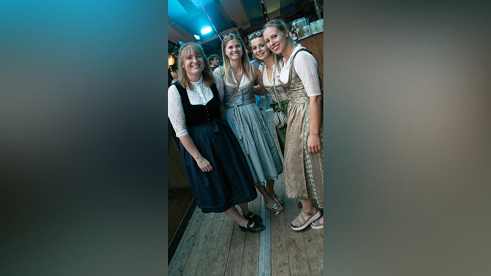 Die Partybilder vom Freitag, 15. August, aus dem Festzelt Wenisch. Die Partybilder vom Freitag, 15. August, aus dem Festzelt Wenisch.
