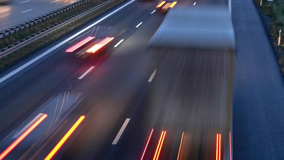 Schwere Nutzfahrzeuge machen nach Angaben der Kommission mehr als 6&nbsp;Prozent der gesamten Treibhausgasemissionen der EU aus. (Symbolbild)