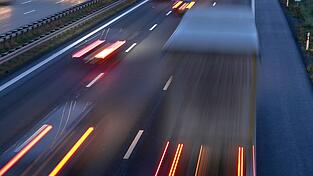 Schwere Nutzfahrzeuge machen nach Angaben der Kommission mehr als 6&nbsp;Prozent der gesamten Treibhausgasemissionen der EU aus. (Symbolbild)