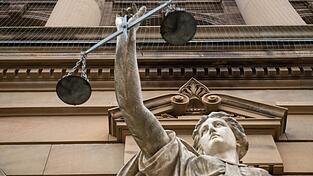 Wegen geringer Schuld war die Einstellung des Verfahrens möglich. Dafür aber muss der Angeklagte 1.800 Euro an die ehrenamtliche Katzenhilfe zahlen. Wegen geringer Schuld war die Einstellung des Verfahrens möglich. Dafür aber muss der Angeklagte 1.800 Euro an die ehrenamtliche Katzenhilfe zahlen.