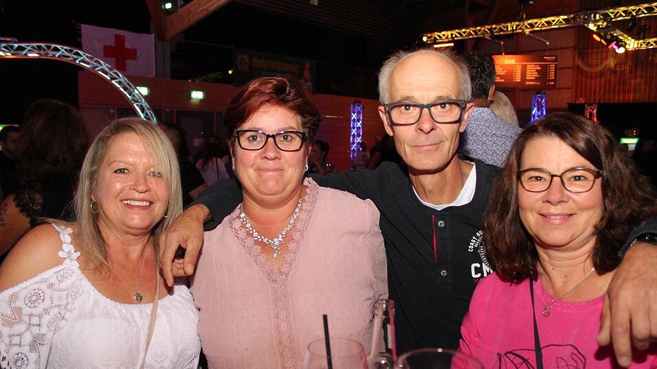 Auf der Eskara &Uuml;30-Party in Essenbach war wieder viel los.