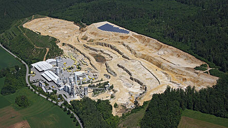 Der Steinbruch der traditionsreichen Firma Rygol in der N&auml;he von Painten im Norden des Landkreises Kelheim, die die zunehmende Eintr&uuml;bung der Konjunktur als Zulieferer des Baugewerbes nat&uuml;rlich besonders trifft.