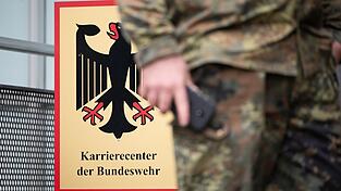 Nach dem Vorfall ermittelt der Staatsschutz. (Symbolbild) Nach dem Vorfall ermittelt der Staatsschutz. (Symbolbild)