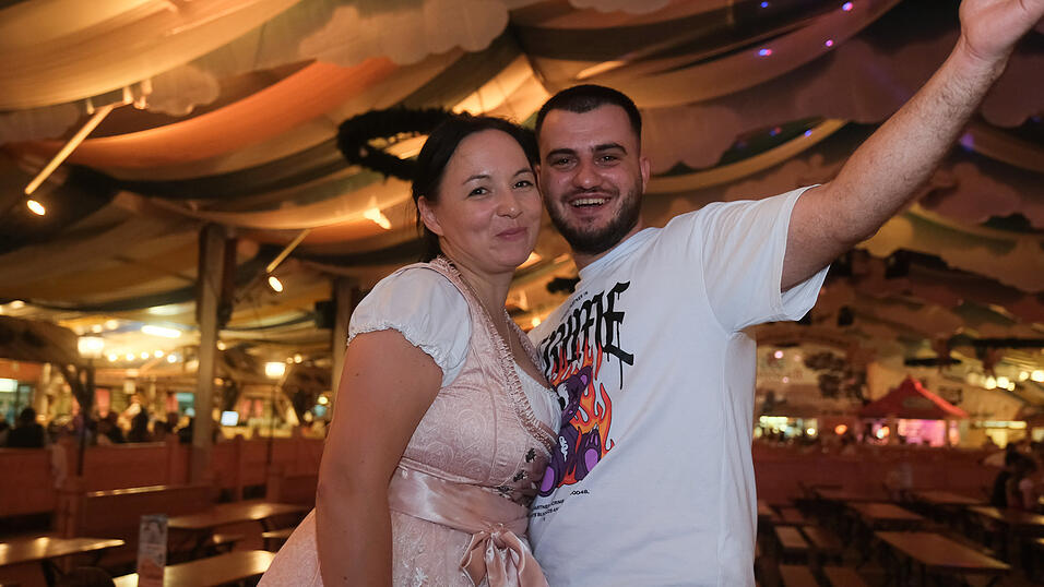 Die Partybilder vom Dienstag, 15. August 2023, aus dem Festzelt Reisinger. Die Partybilder vom Dienstag, 15. August 2023, aus dem Festzelt Reisinger.