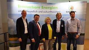Er&ouml;ffneten das CARMEN-Forum im Rittersaal (vl.): OB Markus Pannermayr, Tobias Gotthardt, Staatssekret&auml;r im Bayerischen Staatsministerium f&uuml;r Wirtschaft und Landesentwicklung, stellvertretende Landr&auml;tin Martha Altweck-Gl&ouml;bl, CARMEN-Gesch&auml;ftsf&uuml;hrer Edmund Langer und Dr. Thomas Brudermann, Universit&auml;t Graz.
