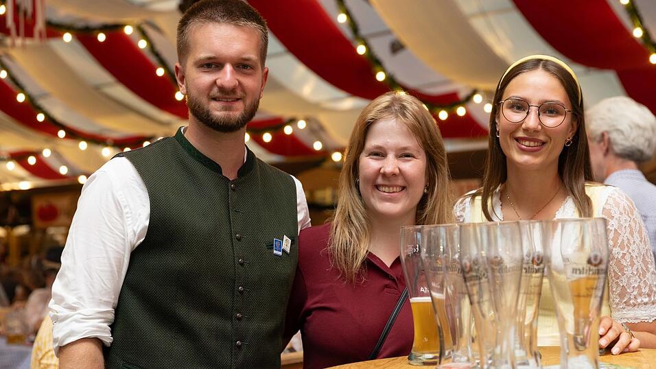 Die Partybilder vom Sonntag, 9. August, aus dem Festzelt Greindl. Die Partybilder vom Sonntag, 9. August, aus dem Festzelt Greindl.
