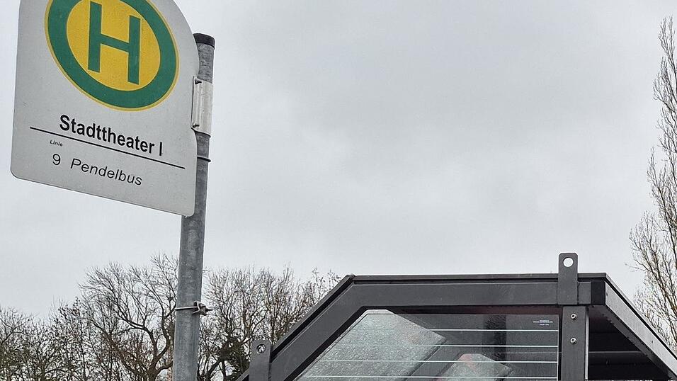 Der Pendelbus zwischen dem Gro&szlig;parkplatz Am Hagen und dem Theresienplatz ist seit seiner Einf&uuml;hrung im Jahr 2002 ein nicht unbedeutender Werbefaktor f&uuml;r die Innenstadt.
