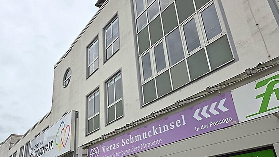 Vera Kunz führte seit März 2023 'Schmuckinsel' im Straubinger Gäubodenpark. 