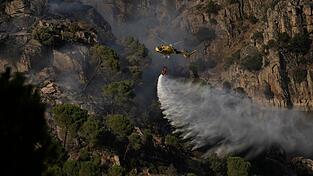 In Spanien sind die verheerenden Waldbrände in den Regionen Madrid, Ávila und Toledo inzwischen weitgehend eingedämmt. In Spanien sind die verheerenden Waldbrände in den Regionen Madrid, Ávila und Toledo inzwischen weitgehend eingedämmt.