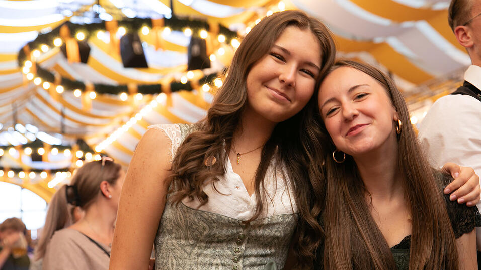Die Partybilder vom Sonntag, 17. August, aus dem Festzelt Nothaft. Die Partybilder vom Sonntag, 17. August, aus dem Festzelt Nothaft.
