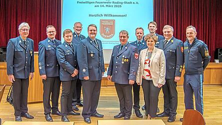 Diese Vorstandschaft führt die Feuerwehr Roding. Diese Vorstandschaft führt die Feuerwehr Roding.