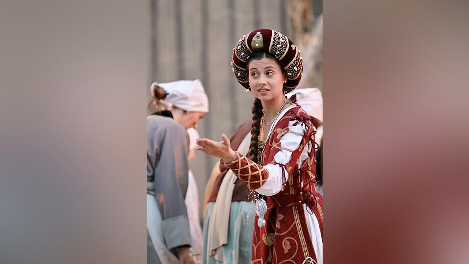 Eindr&uuml;cke von der Gruppe 'blau', die am Freitagabend die Drachenstich-Premiere gespielt hat.