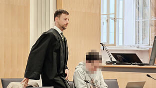 Offenbar hatte der Onkel sogar schon eine neue Wohnung für den Angeklagten organisiert.